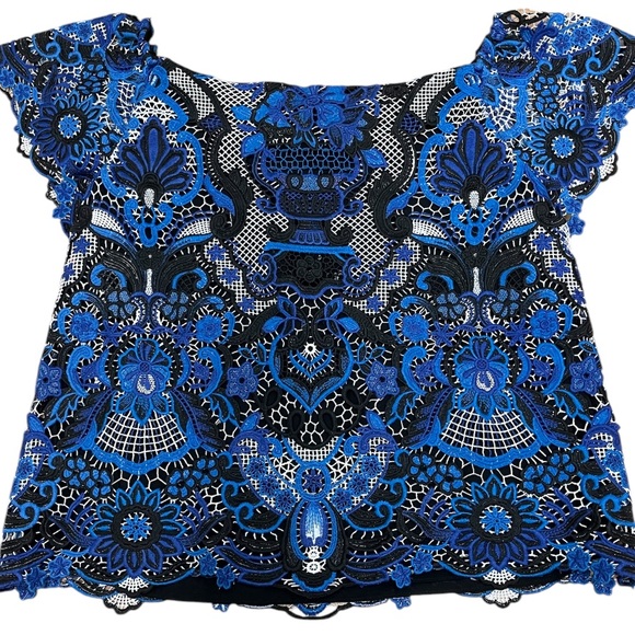 Alice + Olivia Maxie Off-the-Shoulder Guipure Lace Top S - Picture 6 of 8